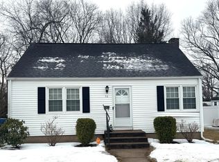 52 Linnmore Dr, Manchester, CT 06040