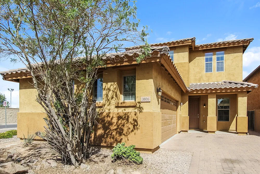 3 bed, 2.5 bath, 1767 sqft, $2,625 — Photo 1