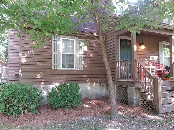 4th image of 1024 N Hornbeam Dr