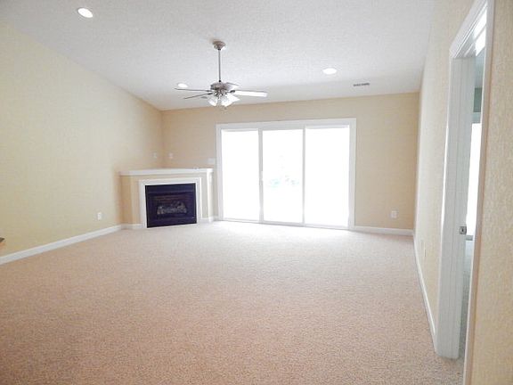5th image of 116 Waterview Dr N Unit 103