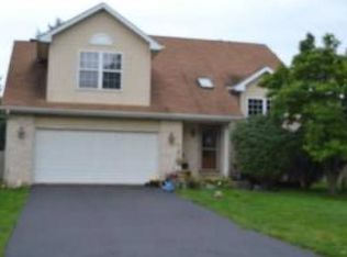 8121 Lake St, Willow Springs, IL 60480