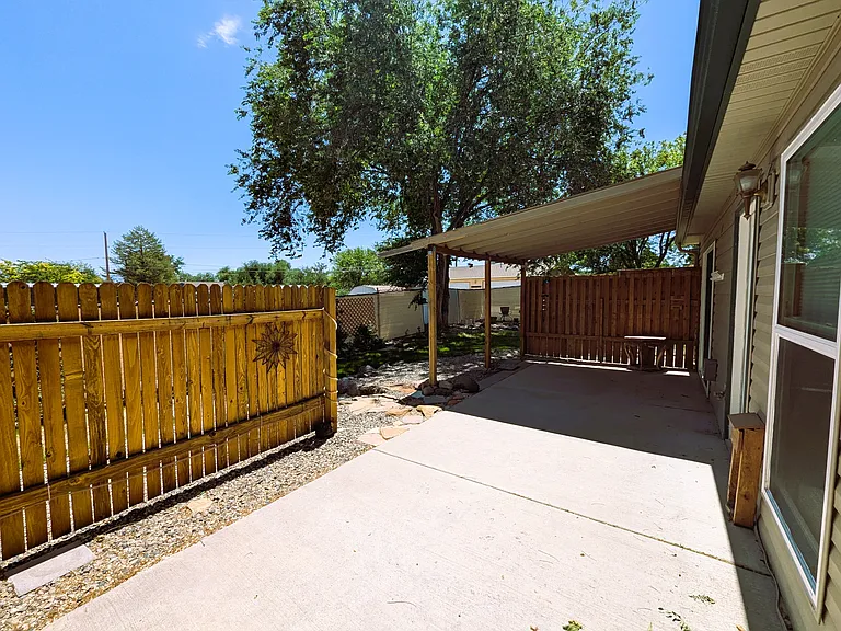 460 1/2 E Scenic Dr — Photo 23