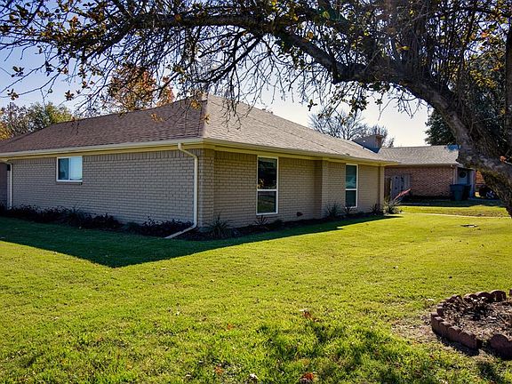 2nd image of 3221 N Marseille Ln