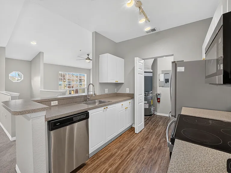 821 Grand Regency Point #201 — Photo 32