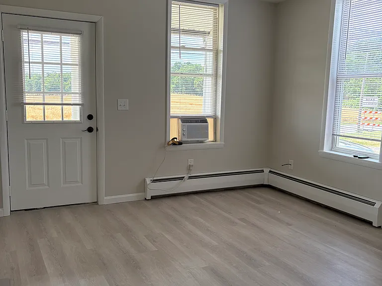 2136 Grace Ave #A — Photo 10