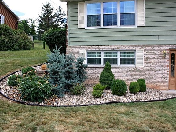 Well-Manicured Landscaping Throughout