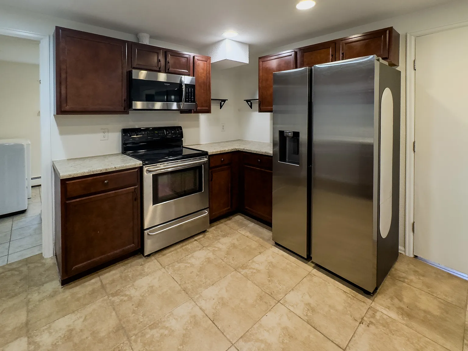 1 bed, 900 sqft, $1,000 — Photo 2