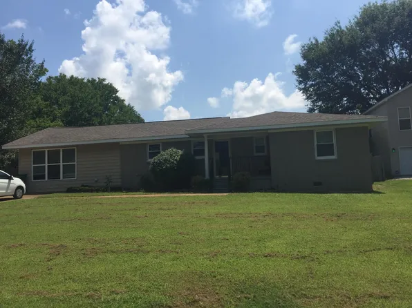 108 Walker Ave, Tuscumbia, AL 35674