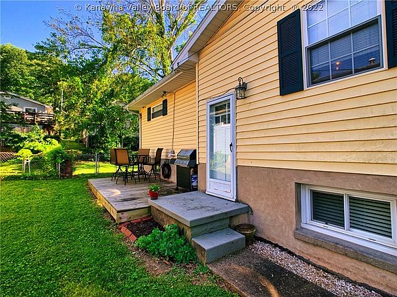4th image of 264 Staunton Ave