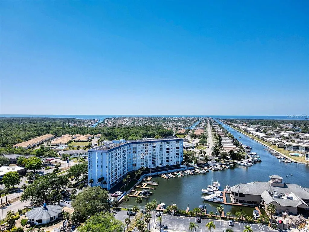 2 bed, 2.0 bath, 1050 sqft, $1,700 — Photo 4
