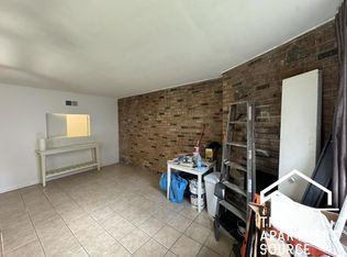 639 W Wellington Ave, Chicago, IL 60657