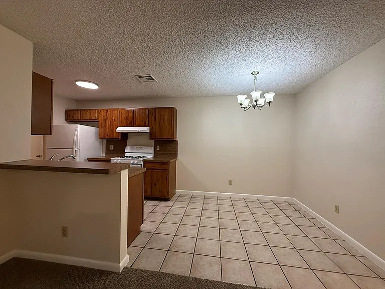 11945 Sunhillow Bnd #B — Photo 6
