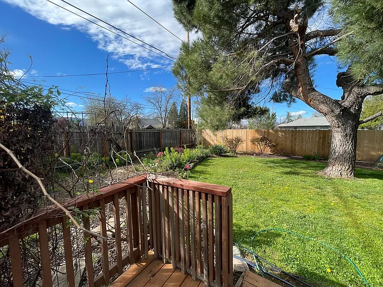 1001 Lozier Ln — Photo 11