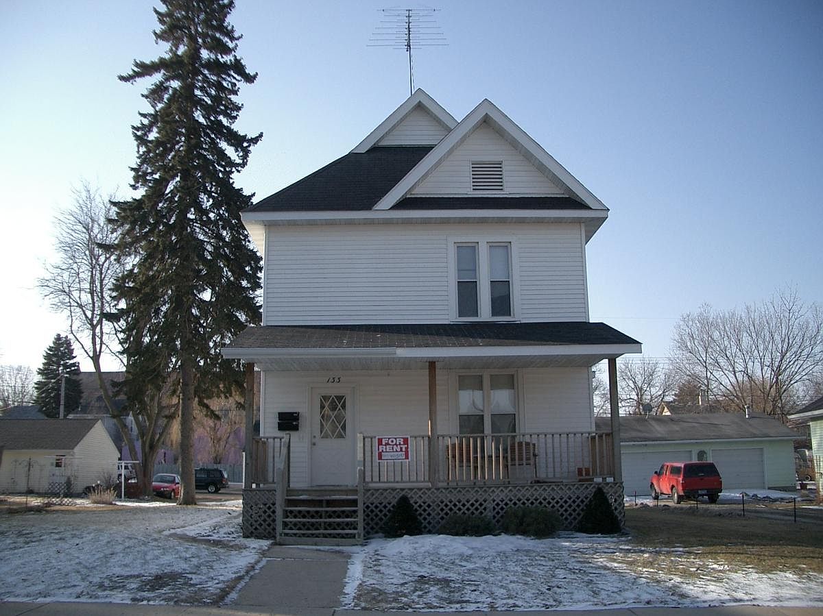 133 E Rice St, Owatonna, MN 55060 Zillow