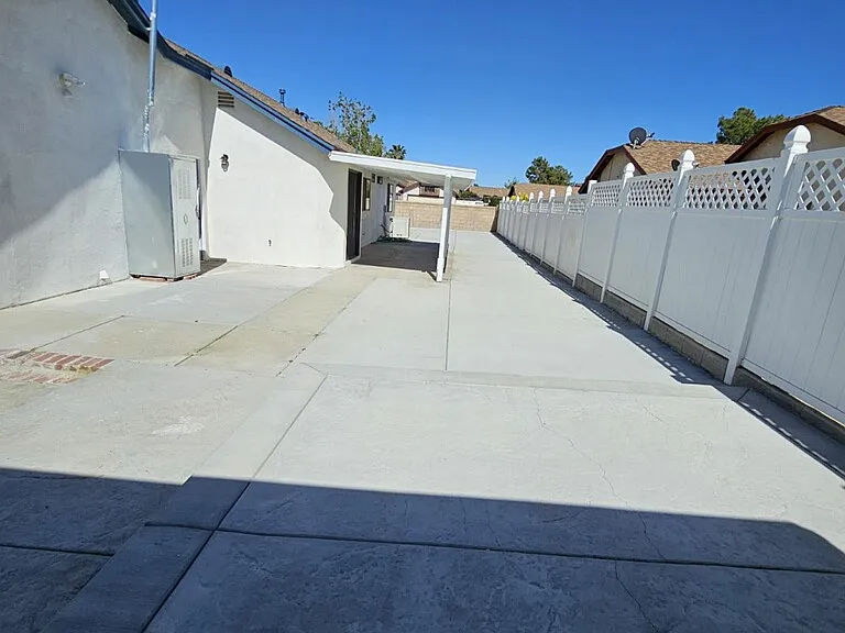 4206 E Avenue Q14 — Photo 16