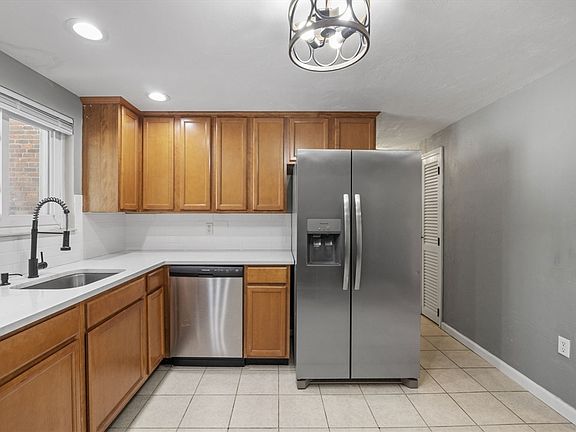 4th image of 10 Royal Dane Dr APT 85