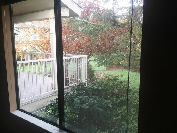 6333 Sand Point Way NE #F6, Seattle, WA 98115