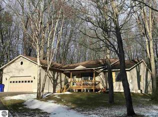 6405 Sherwood Ln, Cadillac, MI 49601