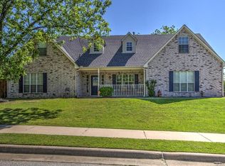 225 Castle Creek Dr, Sapulpa, OK 74066