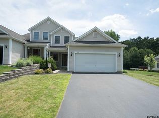 62 Rockrose Dr, East Greenbush, NY 12061