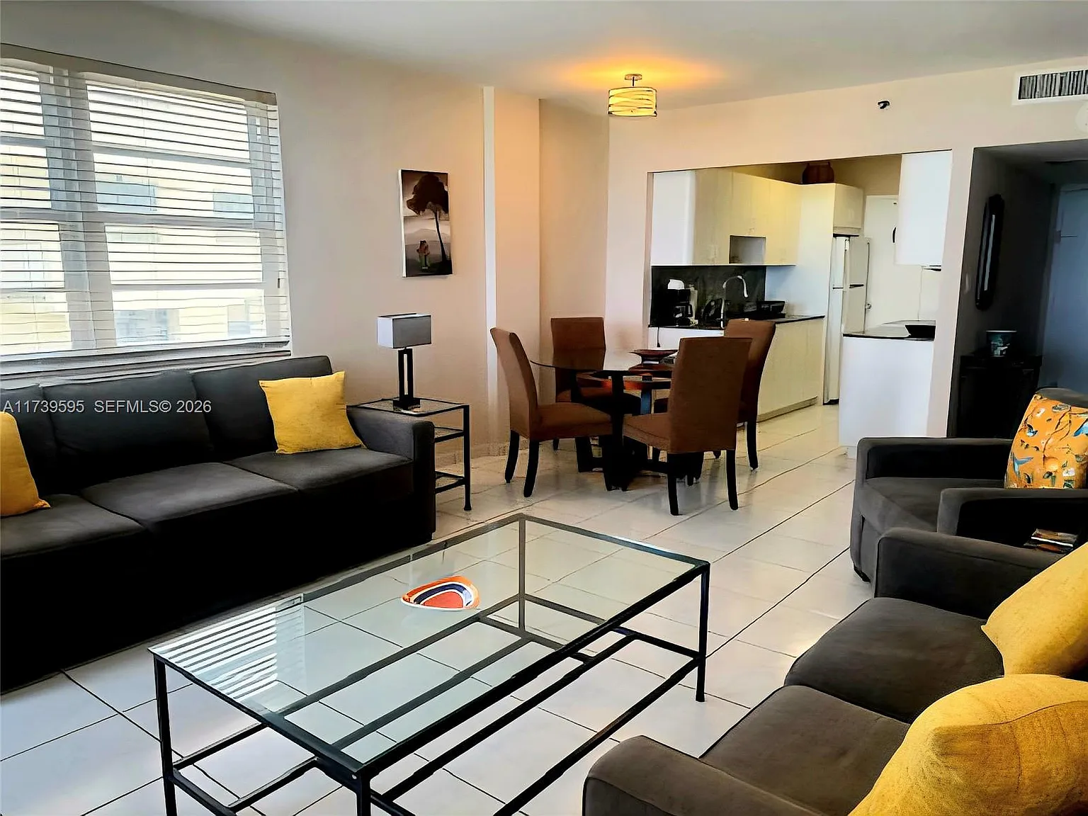 The Decoplage Condo — Photo 3