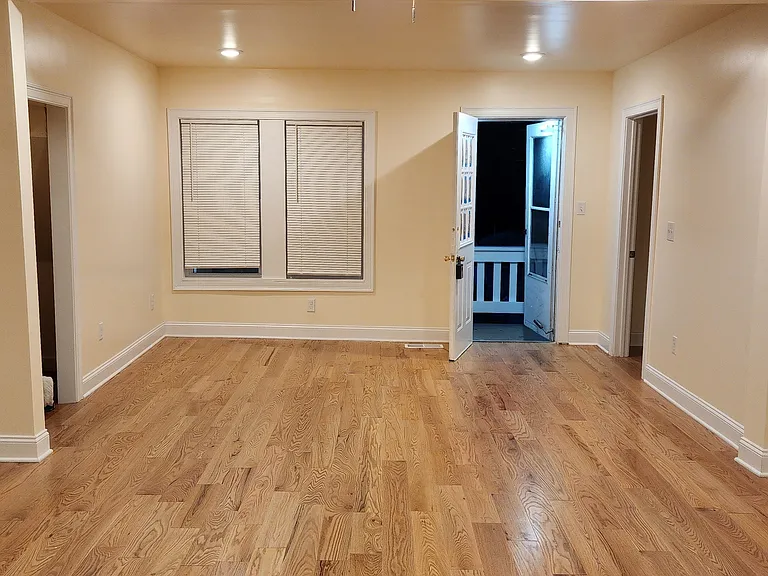 720 Main St #1 — Photo 6