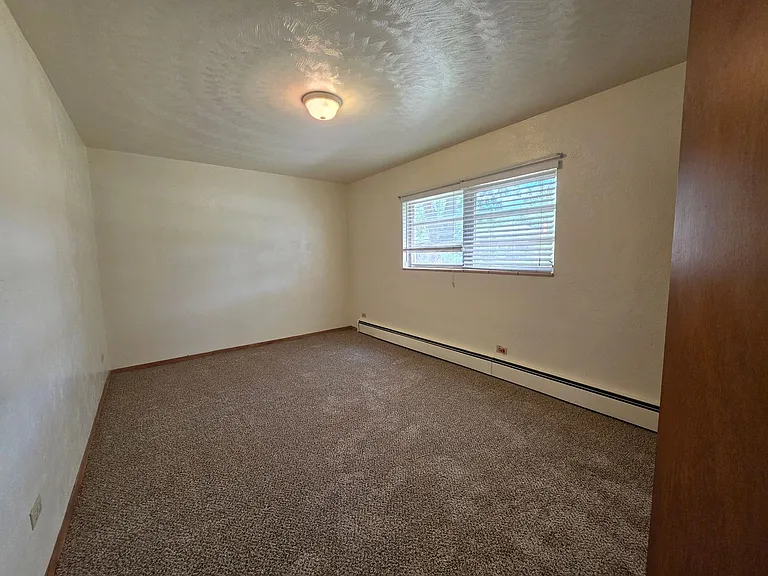 702 Emery — Photo 23