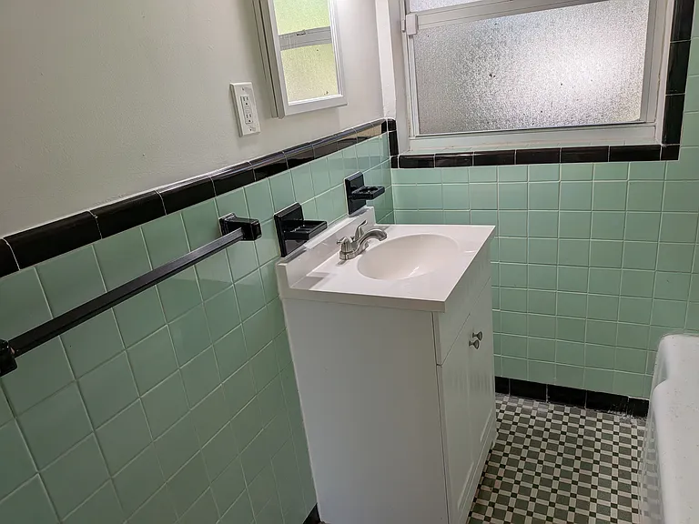 209 2nd St SE #209 — Photo 9