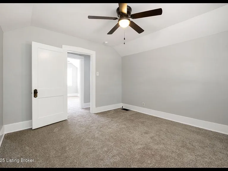 639 Harrison Ave — Photo 18