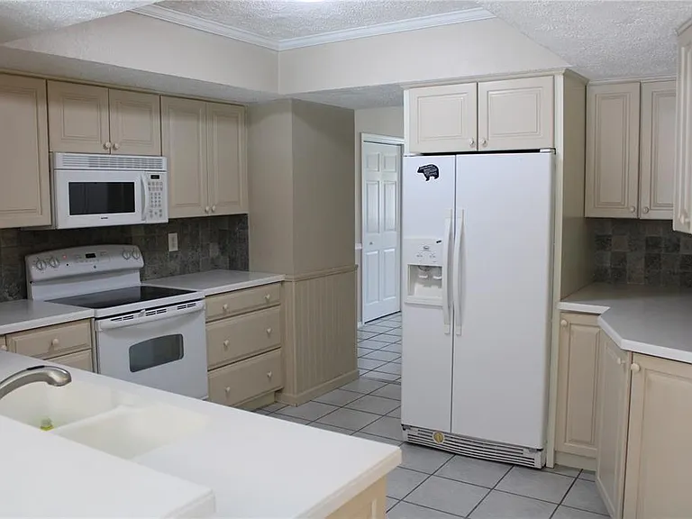 4215 18th Avenue Dr W — Photo 4
