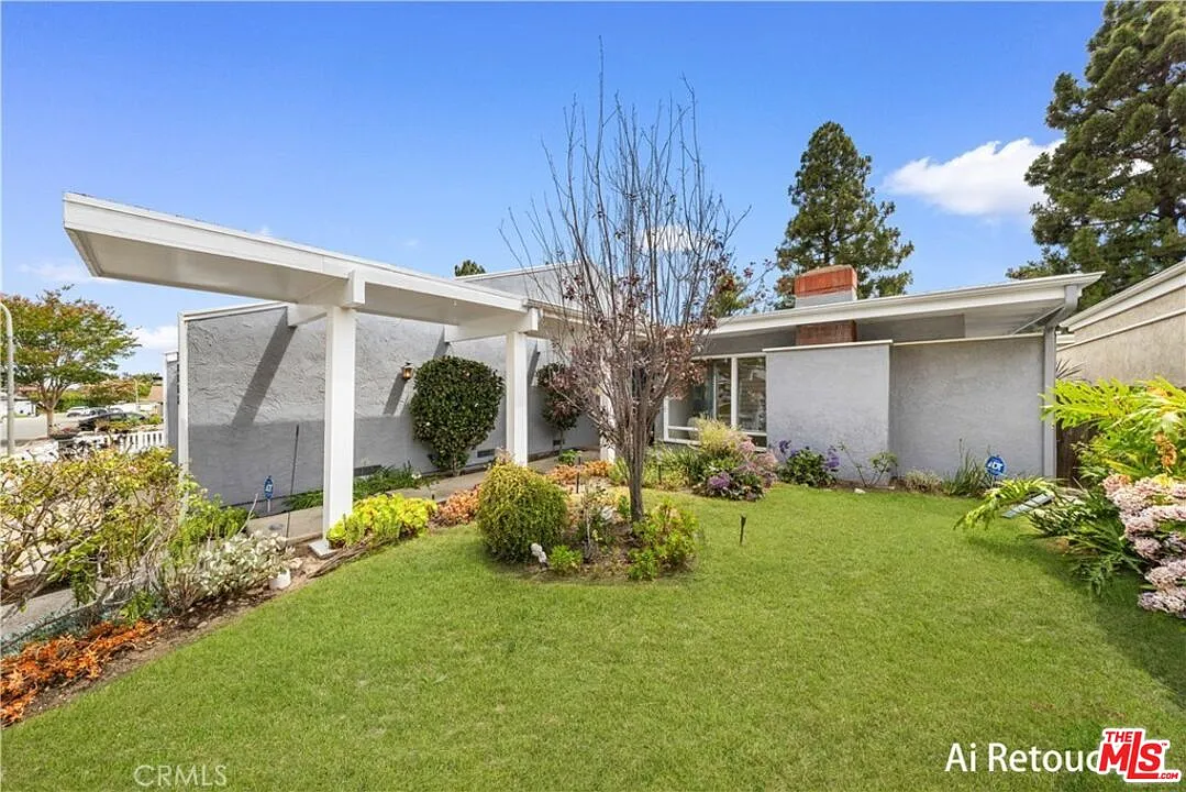 4 bed, 2.0 bath, 1774 sqft, $6,250 — Photo 3