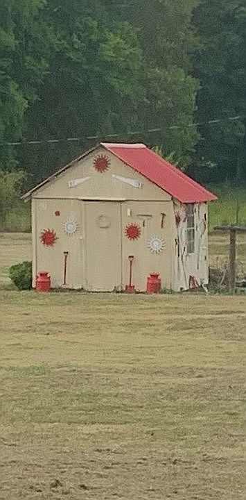 2nd image of 1314 Upper Standing Rock Rd