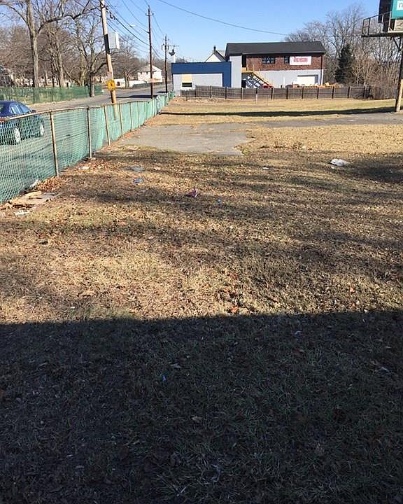 2nd image of 255 Washington Ave