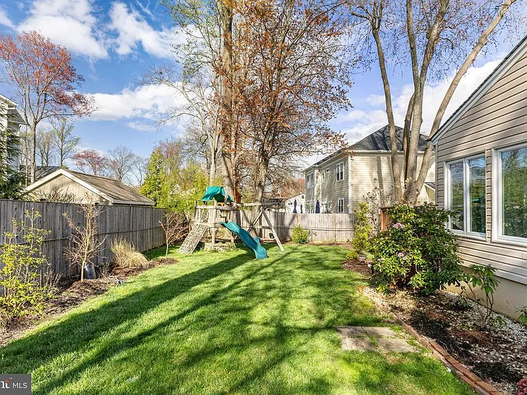205 Tapawingo Rd SW — Photo 32