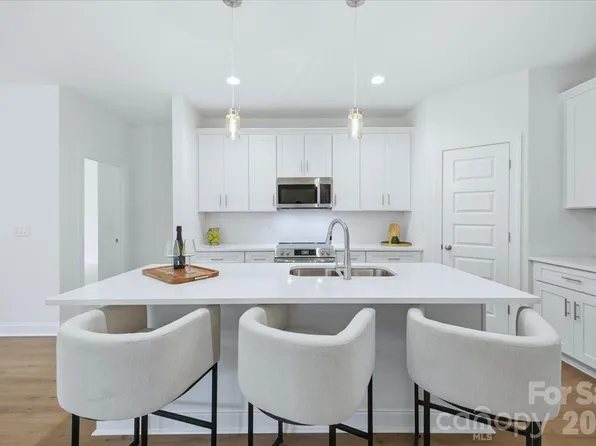2705 Andrew Point Rd, Denver, NC 28037