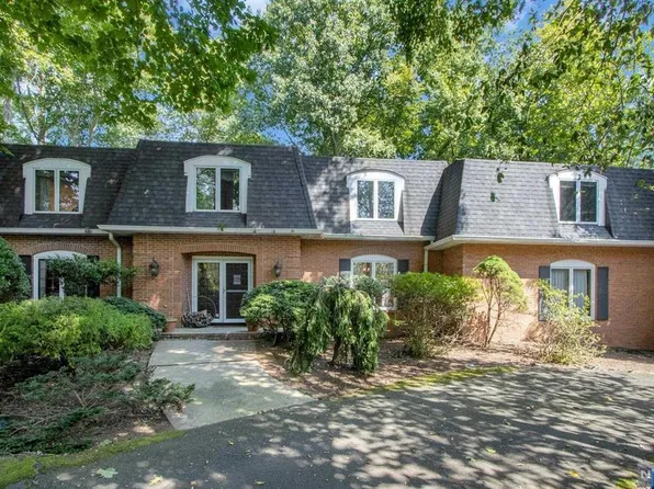 96 Willow Dr, Old Tappan, NJ 07675
