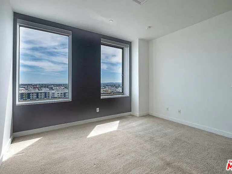 3810 Wilshire Blvd #1012 — Photo 10