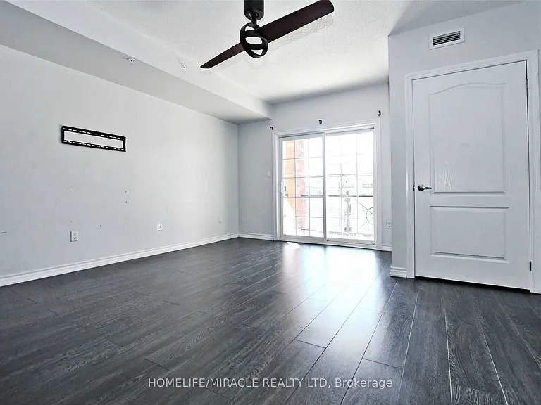 39 Ferndale Dr S #303 — Photo 6