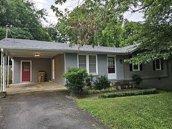 1 car garage and utility room
