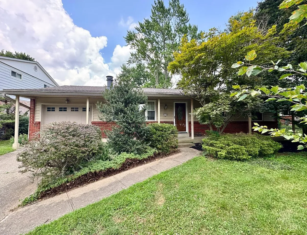 3 bed, 1607 sqft, $2,495 — Photo 1
