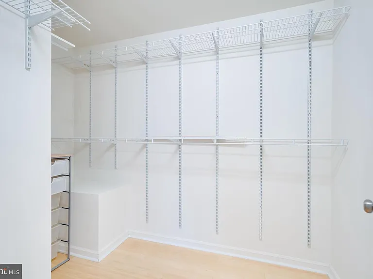 7046 Falls Reach Dr #304 — Photo 24