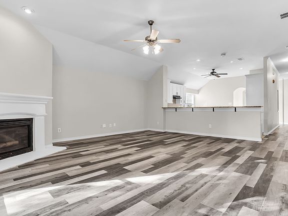 5th image of 10508 Stoneside Trl