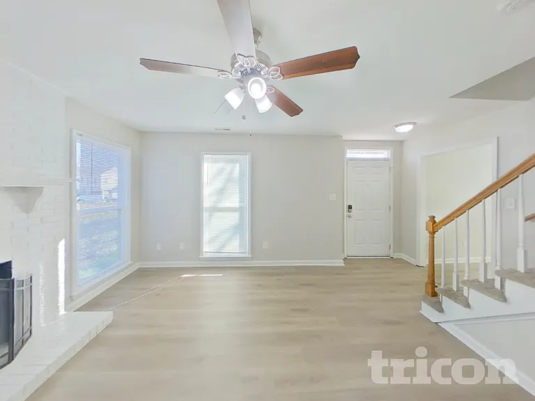 2026 Trowbridge Ct — Photo 2