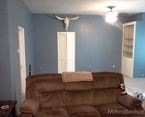 3rd image of 172 Robertson St