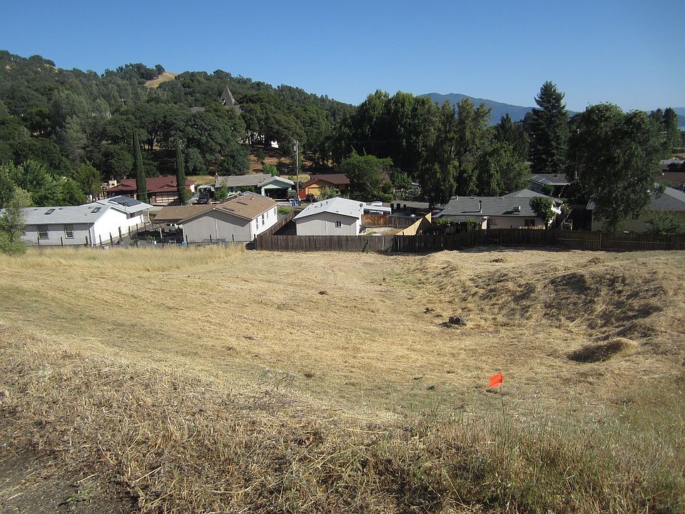 2nd image of 3957 Foothill Dr