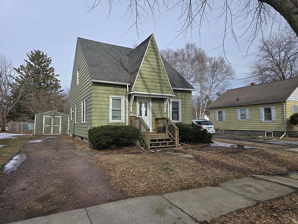1st image of 117 E 11th St