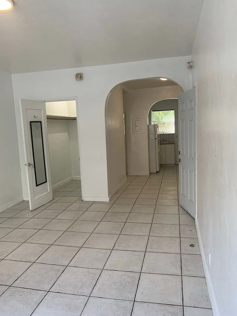 Charming Studio / 1 Bath in the Heart of South Beach — Photo 3