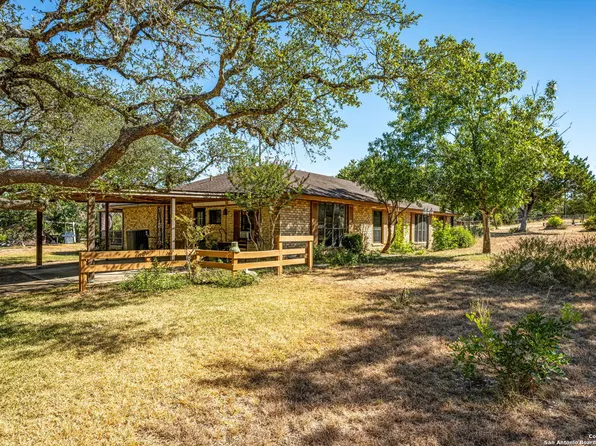 9747 Deer Ridge Dr, Boerne, TX 78006