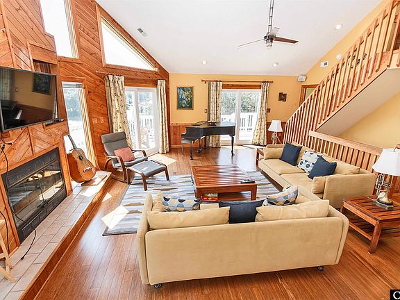 5th image of 1154 Franklyn St