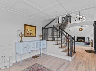 10 J H Dwyer Dr, Middletown, RI 02842